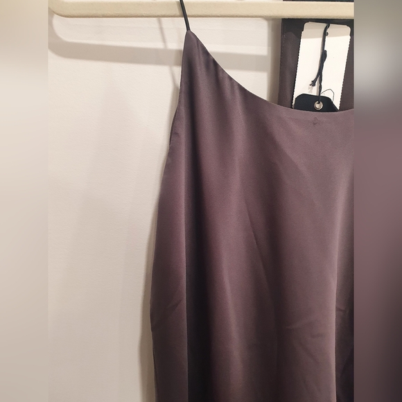 NWT Naked Zebra satin flowy sleeveless basic top, grey, size large - Picture 2 of 4